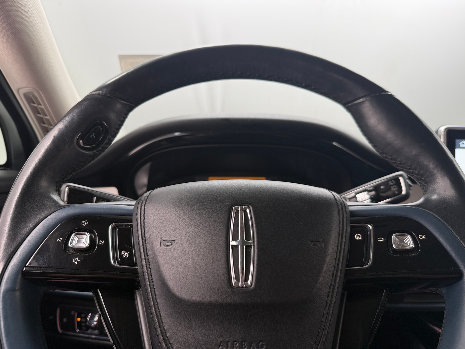 Thumbnail: 2020 Lincoln Corsair - 4