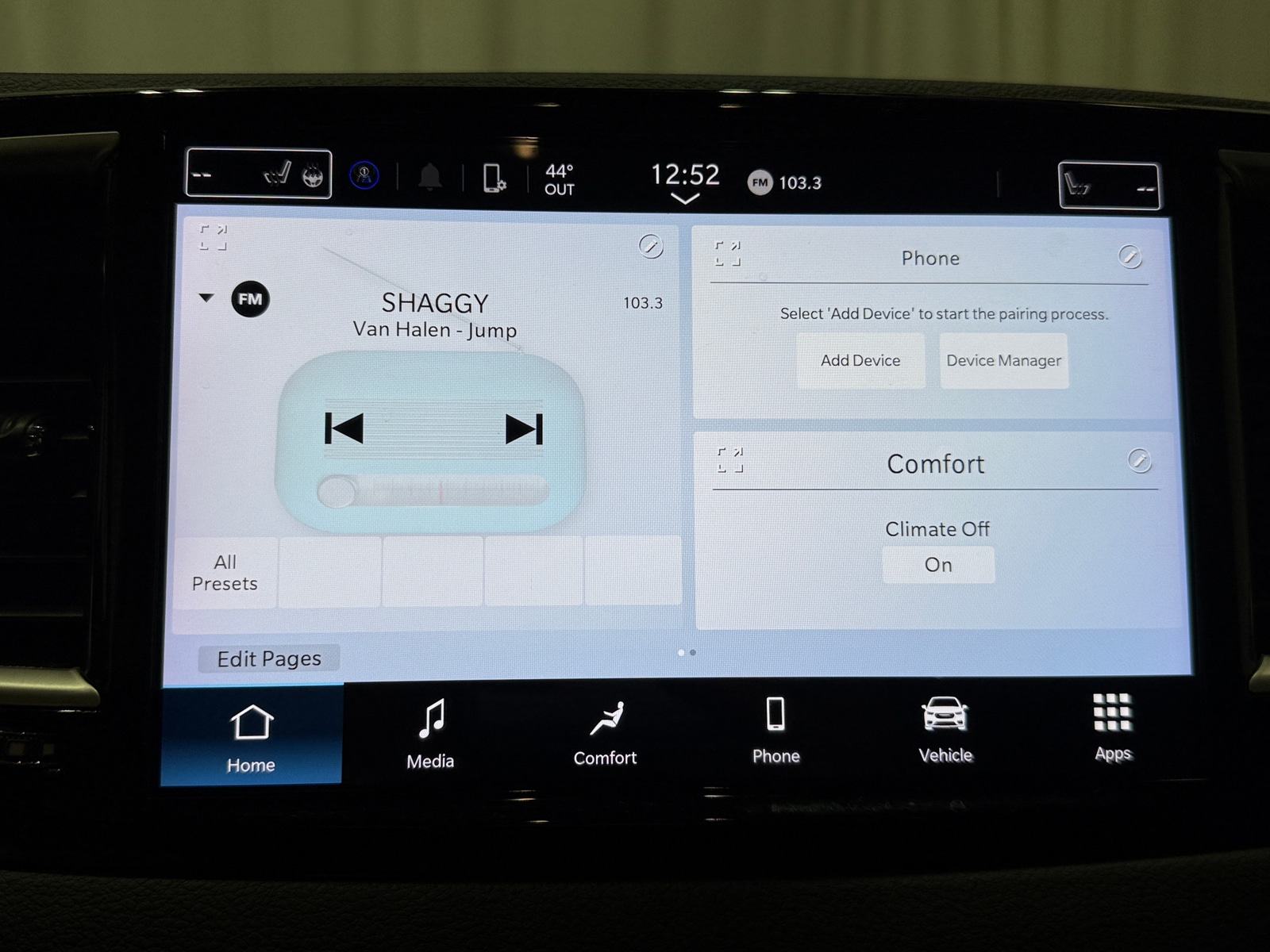 Thumbnail: 2024 Chrysler Pacifica - 3