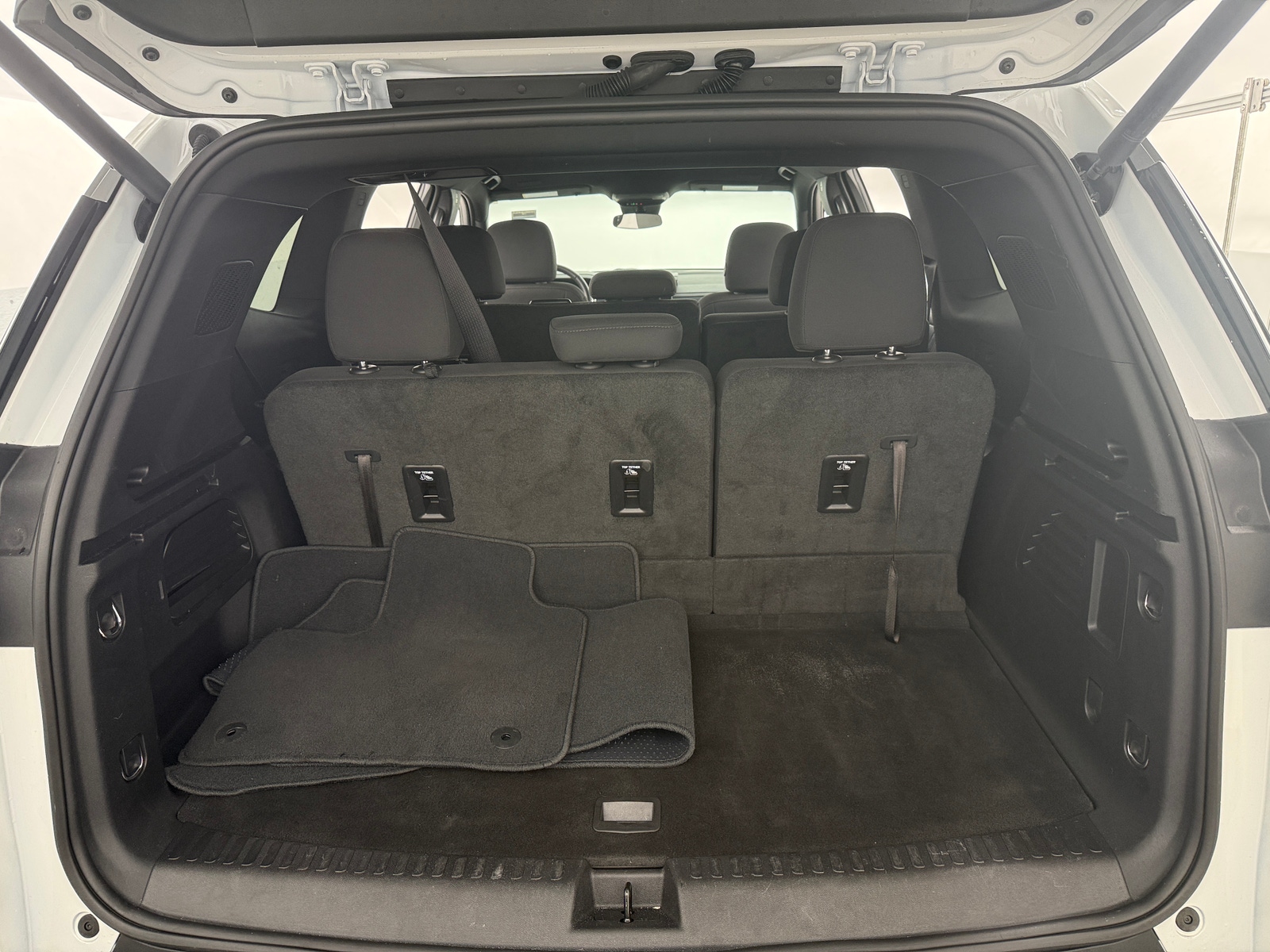 Thumbnail: 2025 GMC Acadia - 7