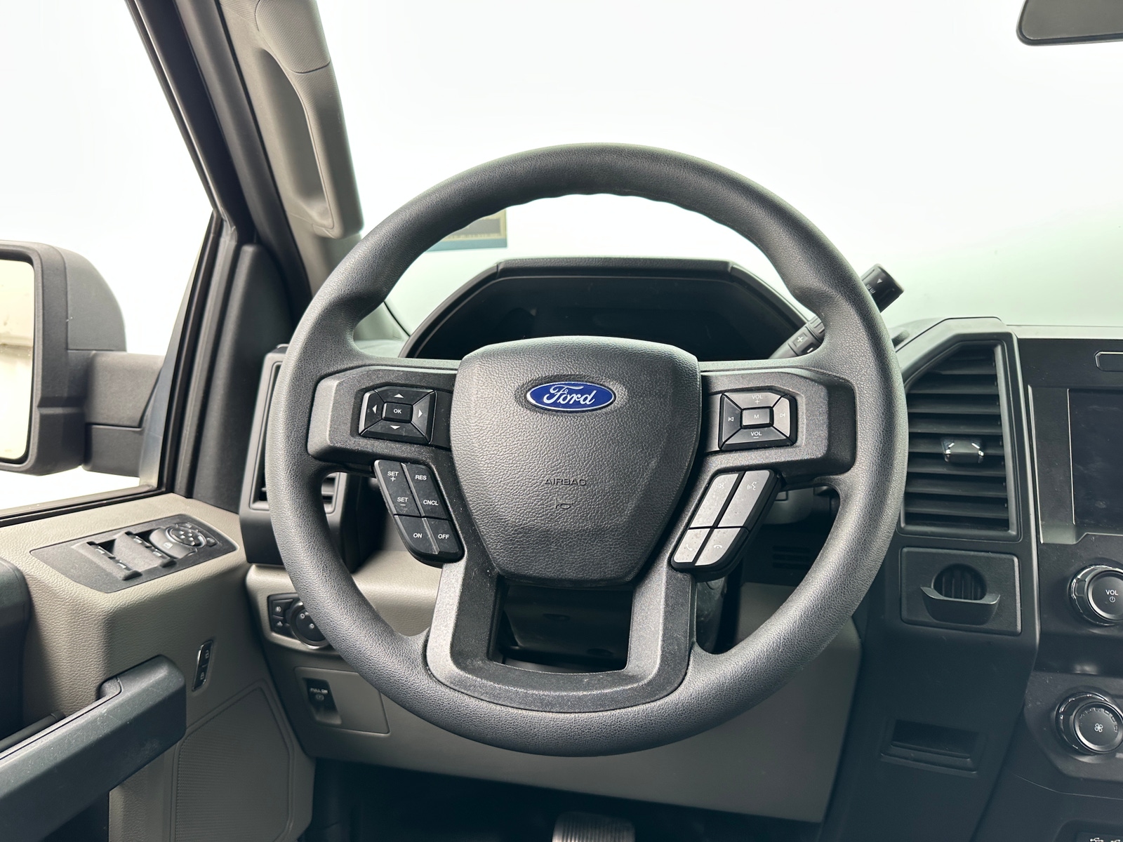 Thumbnail: 2020 Ford Econoline - 5