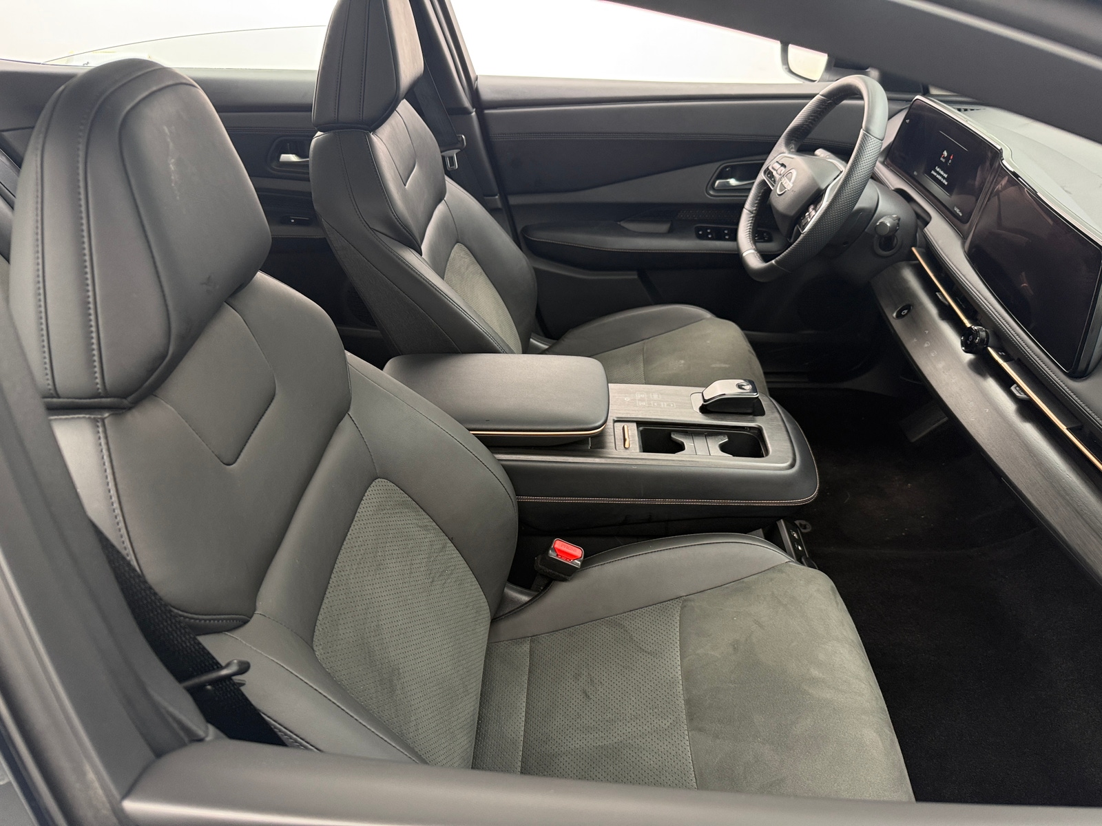 Thumbnail: 2024 Nissan Ariya - 2