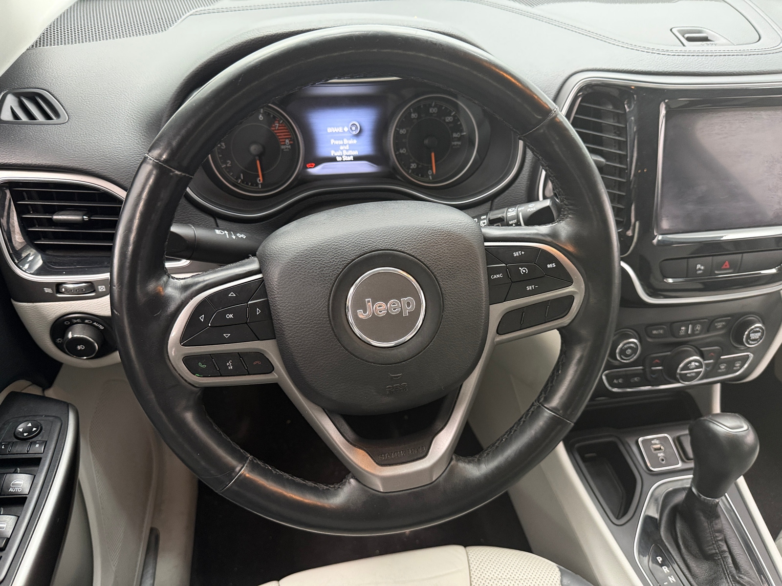 Thumbnail: 2019 Jeep Cherokee - 4