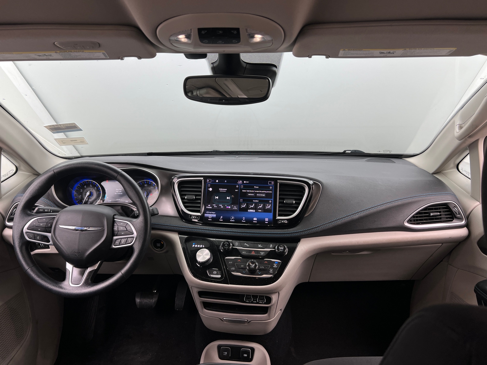 Thumbnail: 2021 Chrysler Pacifica - 3