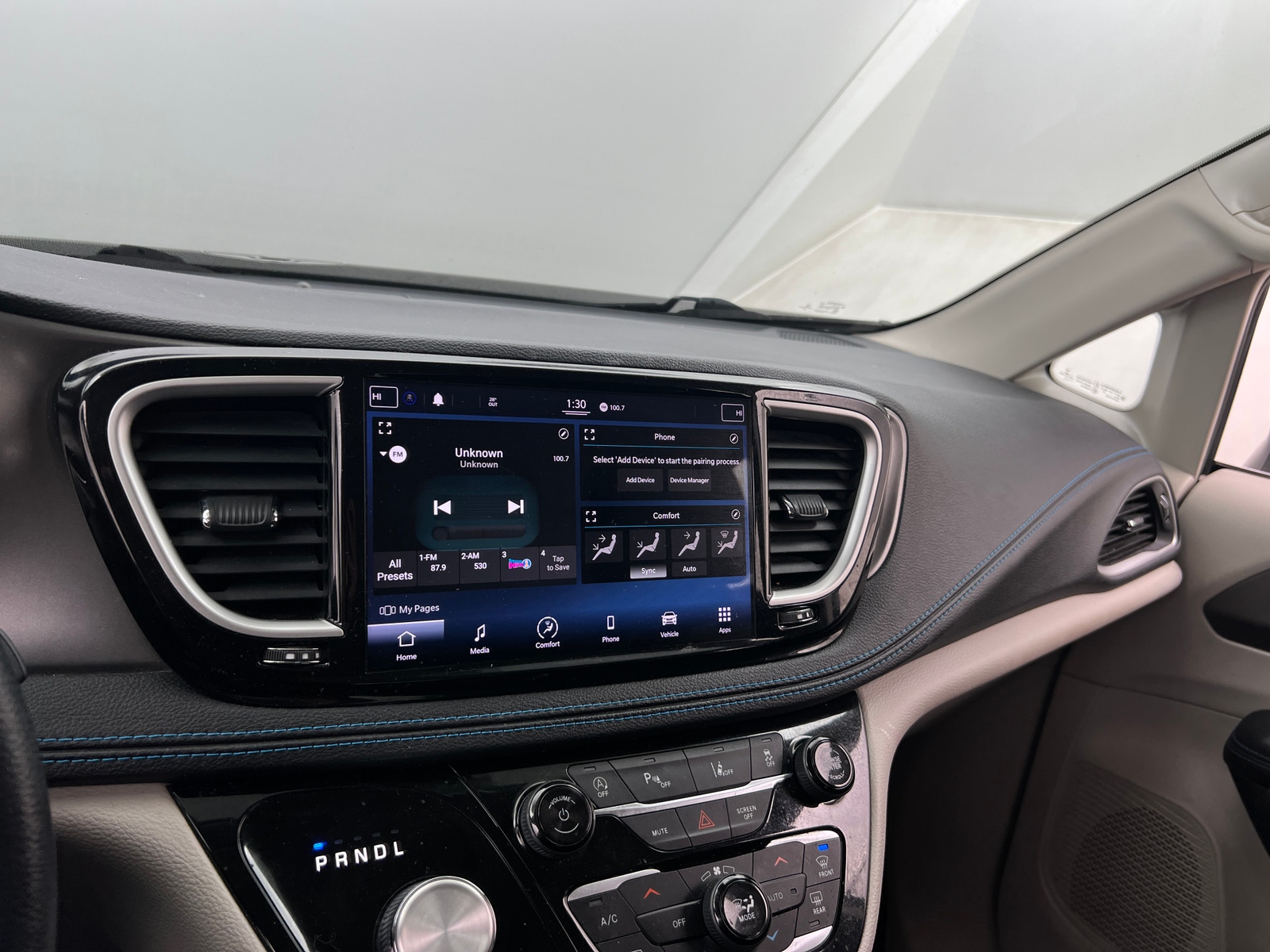 Thumbnail: 2021 Chrysler Pacifica - 4