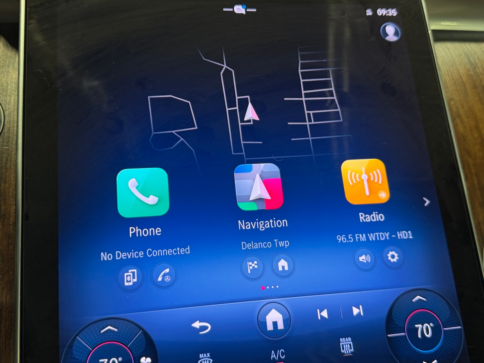 Thumbnail: 2025 Mercedes-Benz CLE - 2