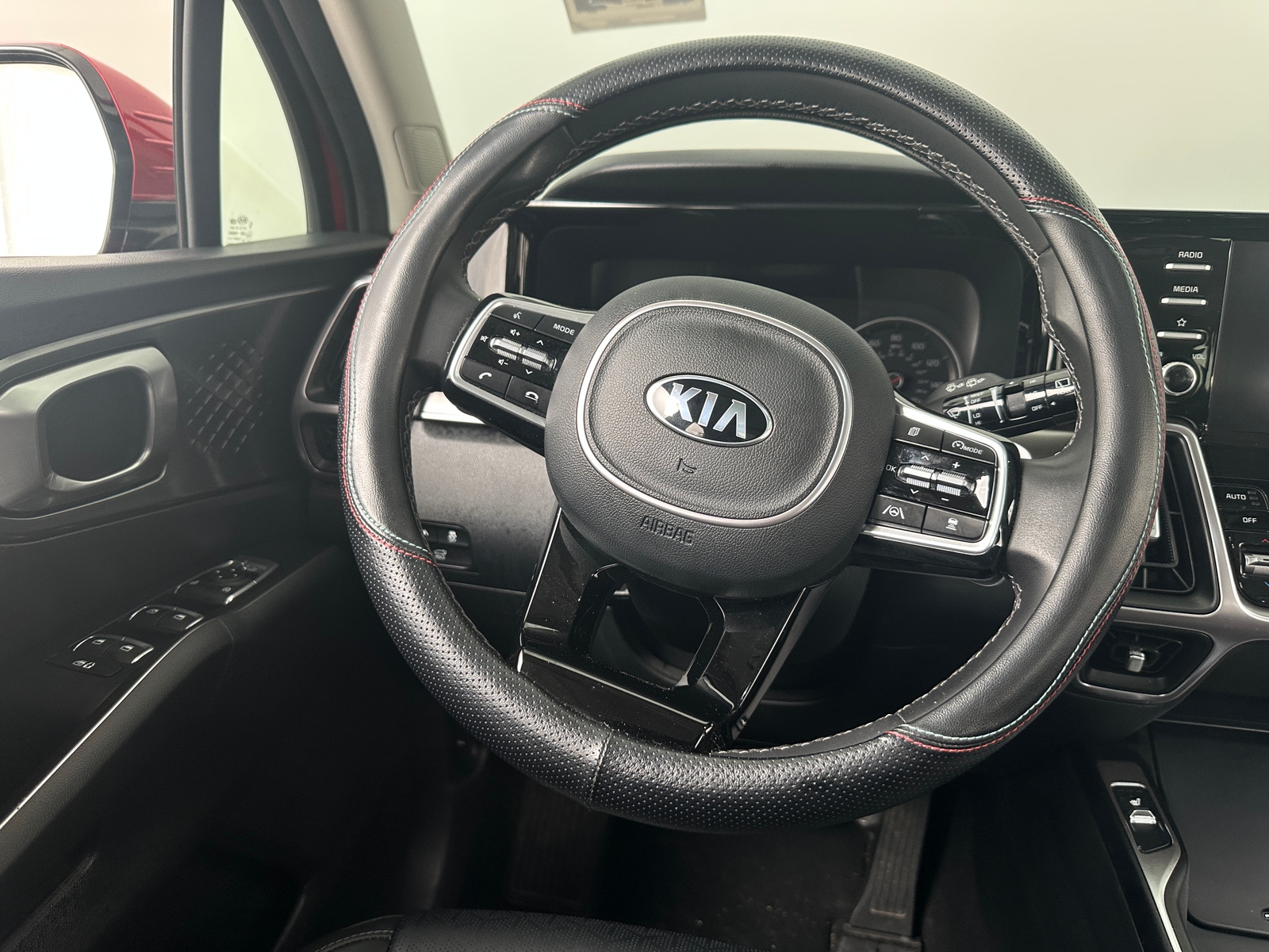 Thumbnail: 2021 Kia Sorento - 4