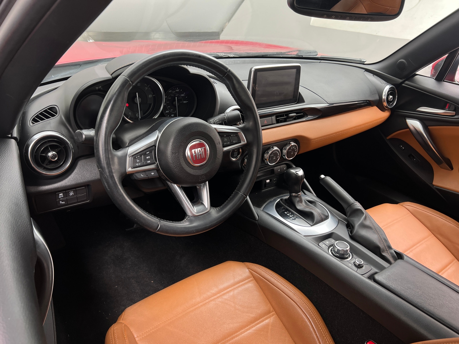 Thumbnail: 2017 Fiat 124 Spider - 2