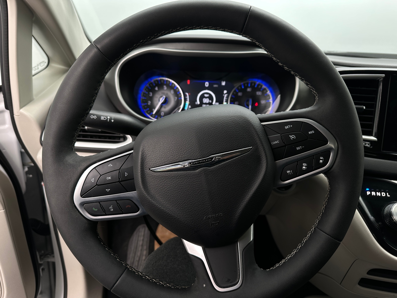 Thumbnail: 2024 Chrysler Pacifica - 4