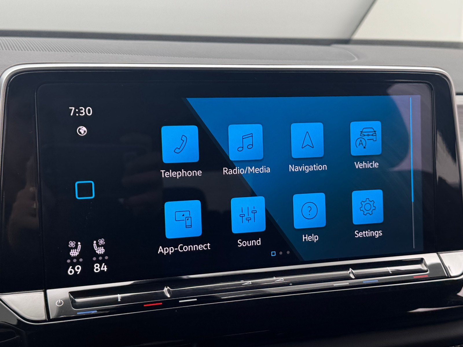 Thumbnail: 2025 Volkswagen Atlas - 3