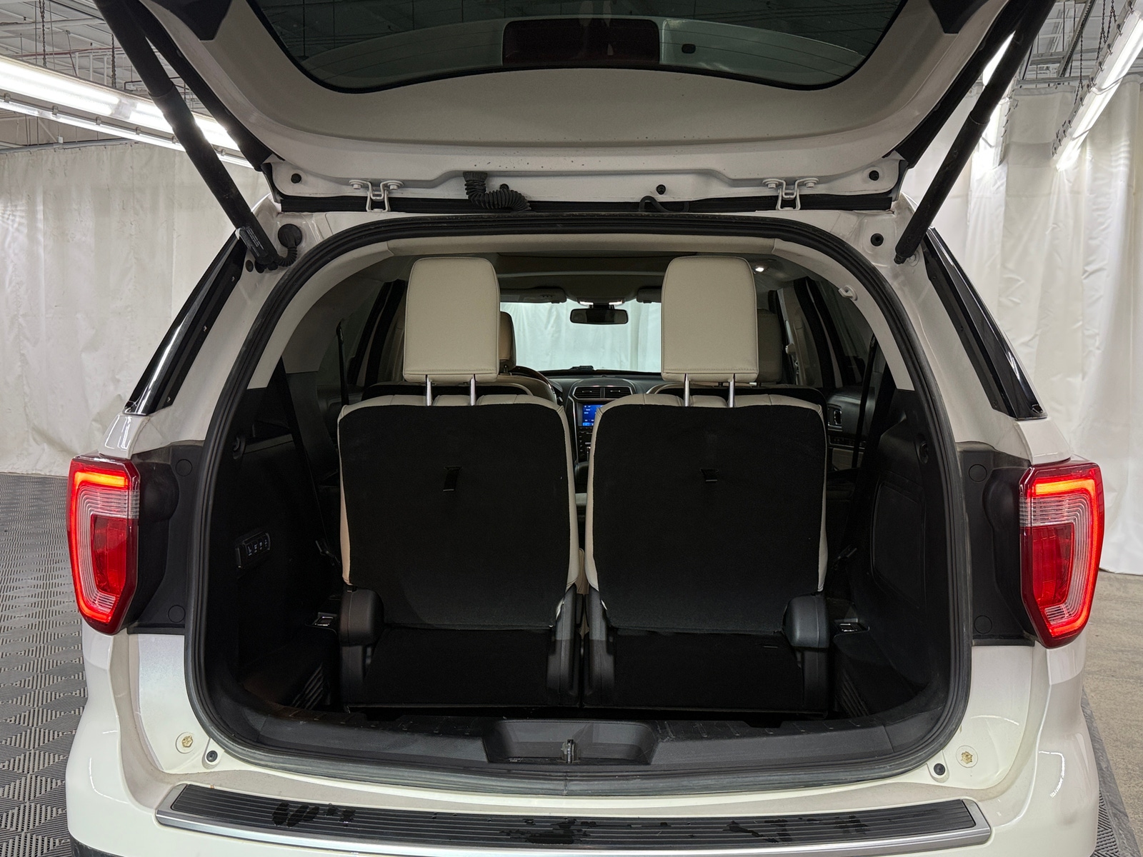 Thumbnail: 2018 Ford Explorer - 6