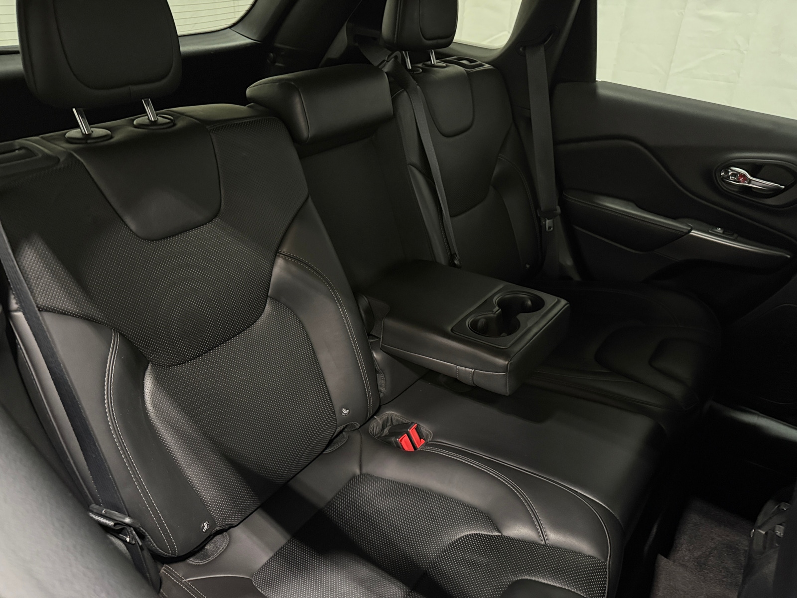 Thumbnail: 2019 Jeep Cherokee - 5