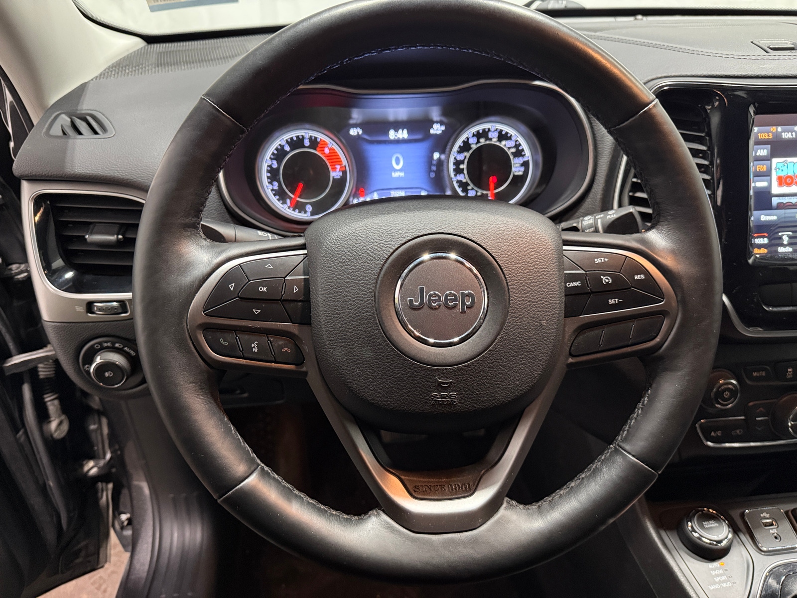 Thumbnail: 2019 Jeep Cherokee - 4