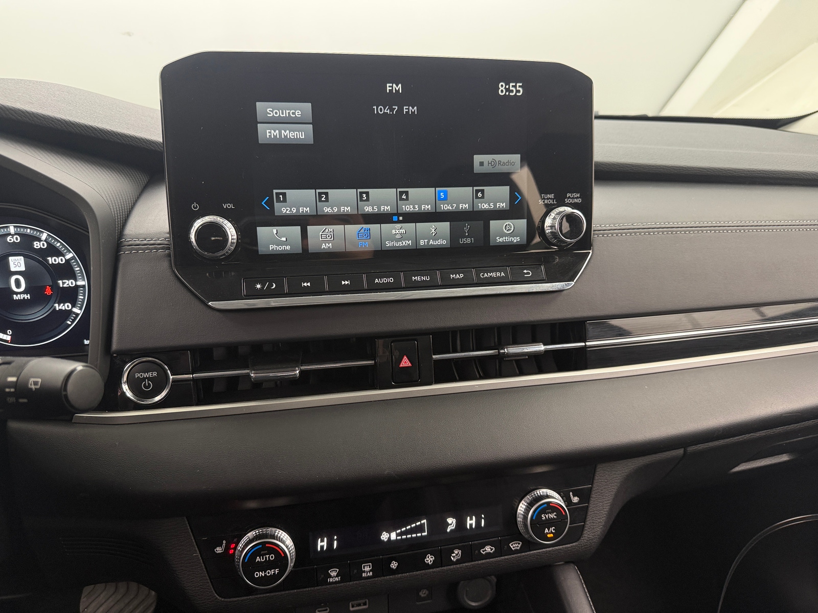 Thumbnail: 2023 Mitsubishi Outlander - 3