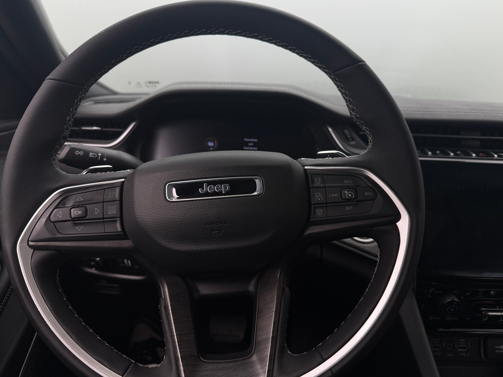 Thumbnail: 2025 Jeep Grand Cherokee - 4