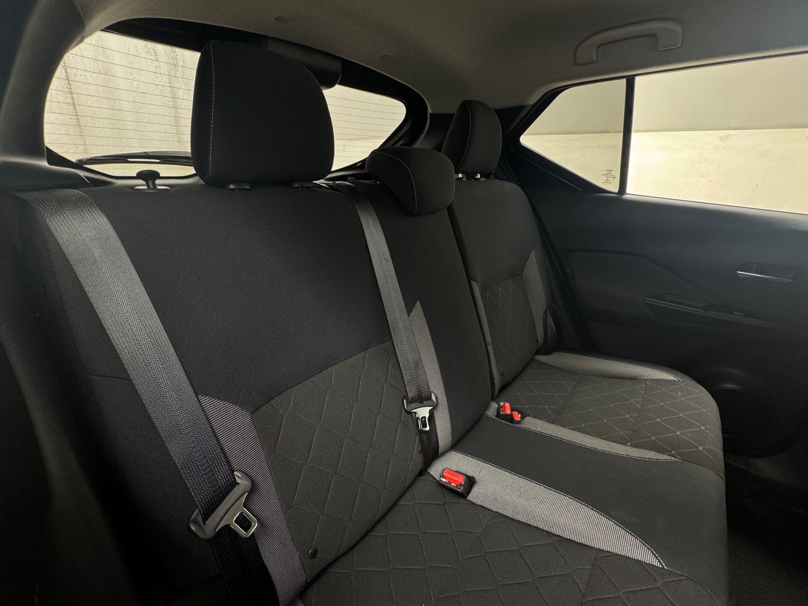 Thumbnail: 2018 Nissan Kicks - 6