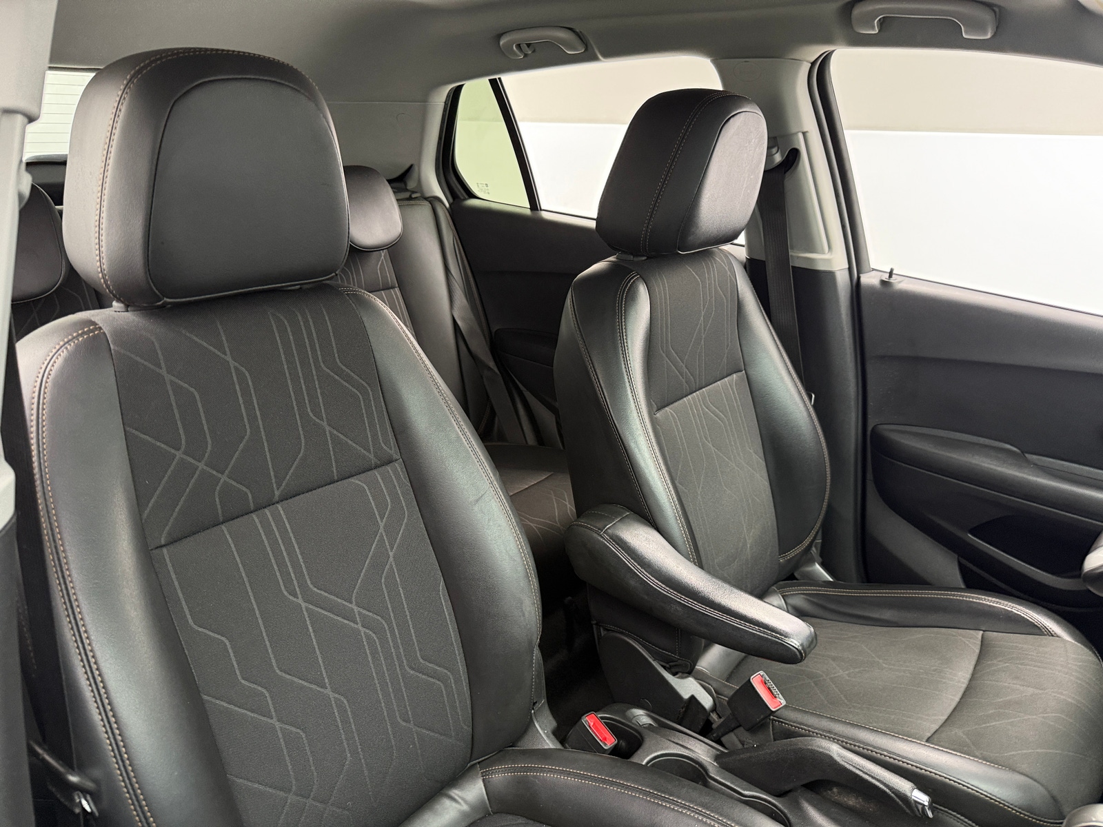 Thumbnail: 2021 Chevrolet Trax - 2