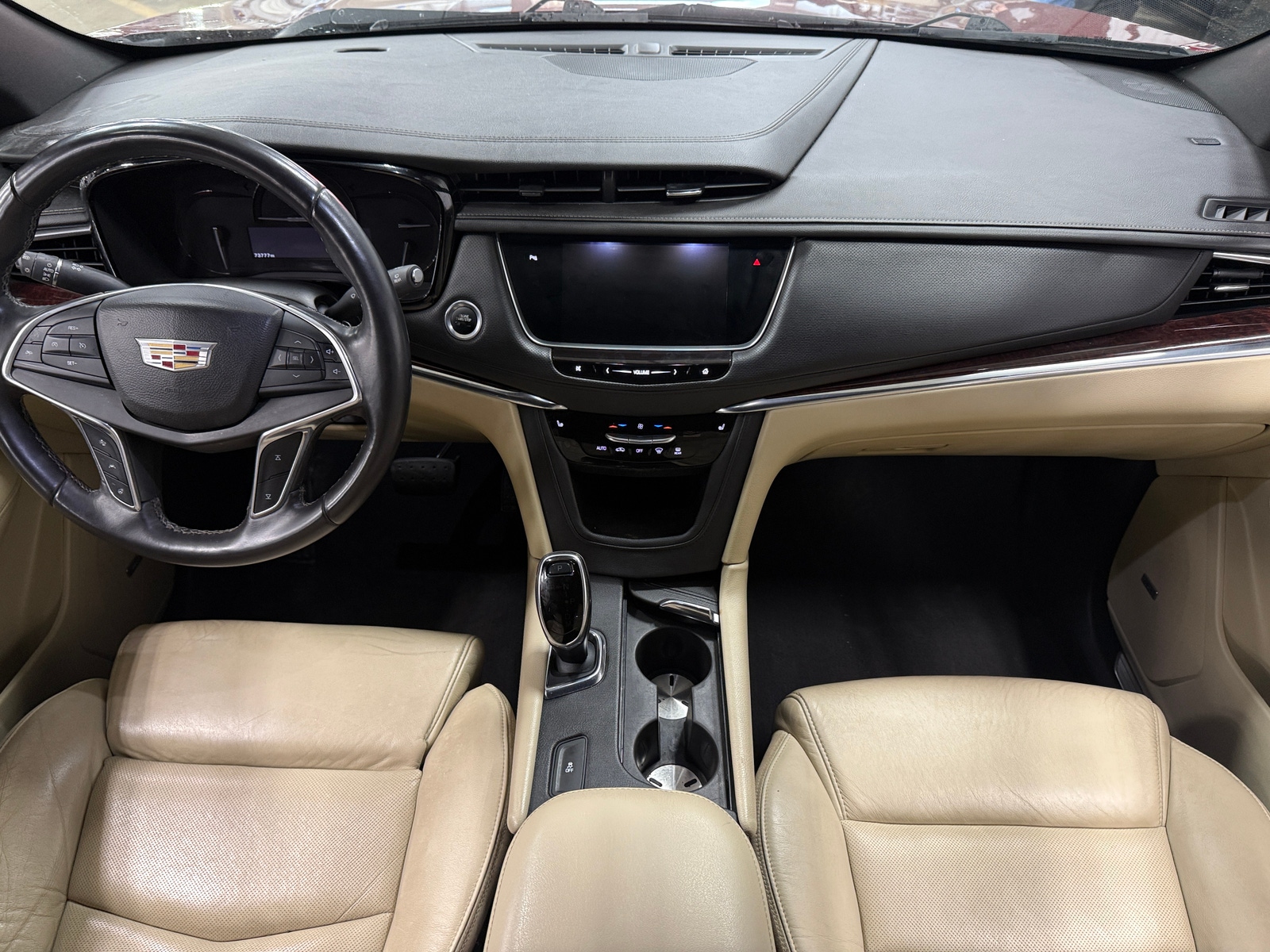 Thumbnail: 2017 Cadillac XT5 - 2