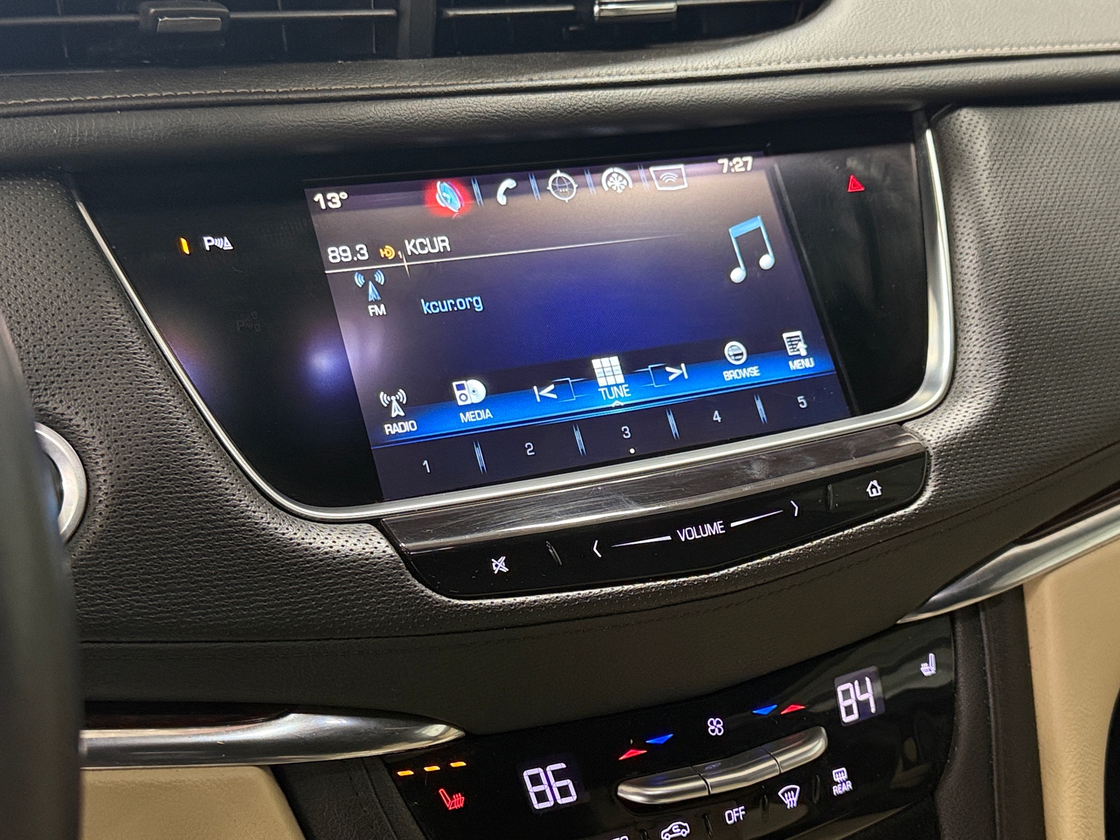 Thumbnail: 2017 Cadillac XT5 - 3