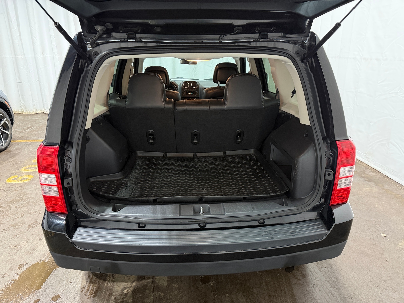 Thumbnail: 2015 Jeep Patriot - 6