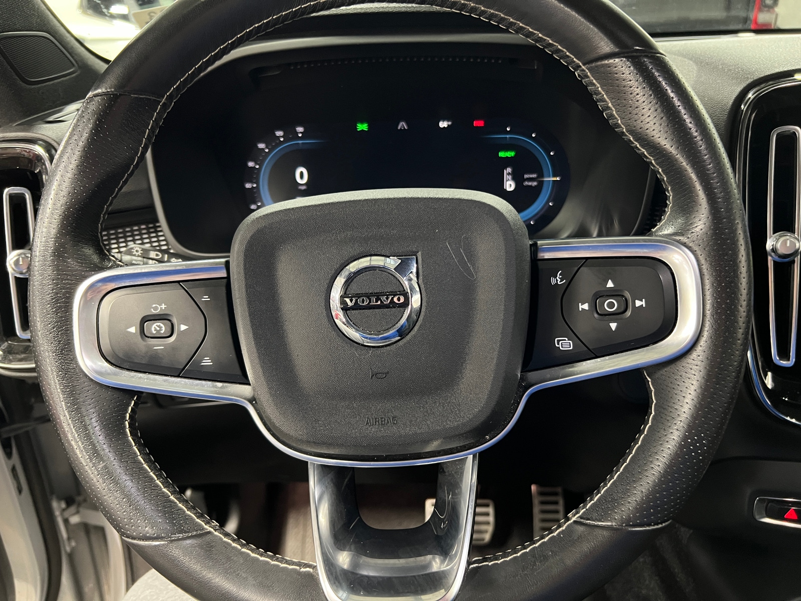 Thumbnail: 2021 Volvo XC40 - 5