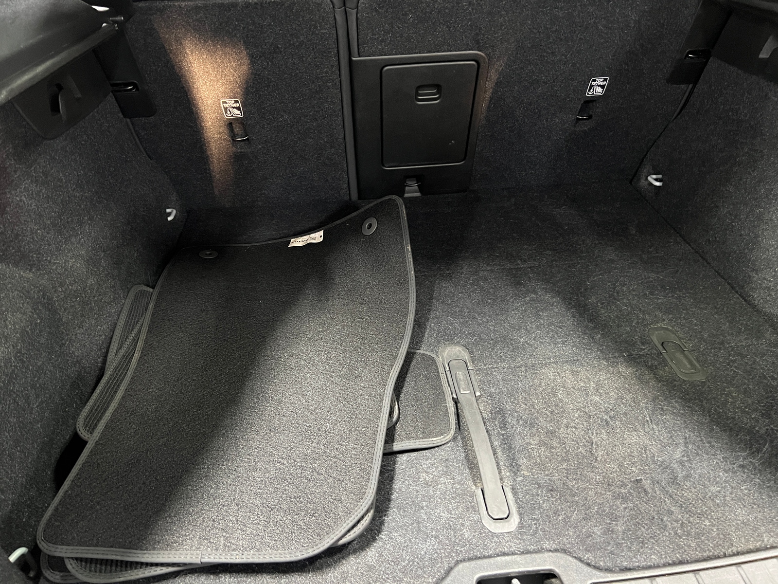 Thumbnail: 2021 Volvo XC40 - 7