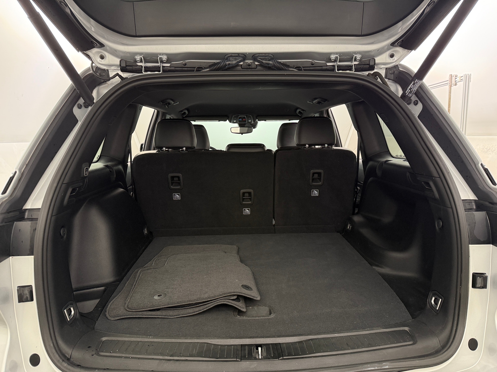 Thumbnail: 2023 Jeep Grand Cherokee - 6