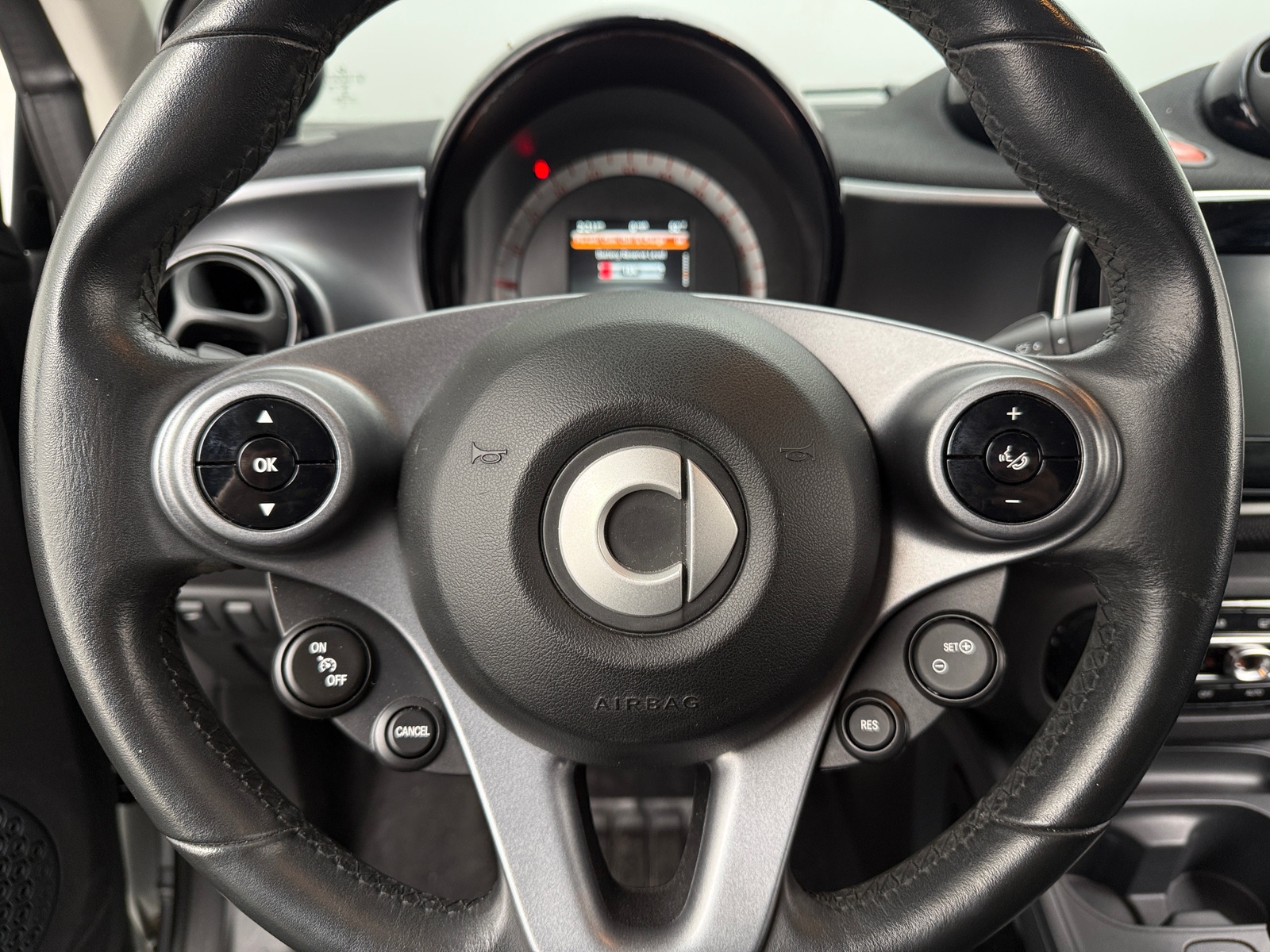 Thumbnail: 2018 smart fortwo - 5