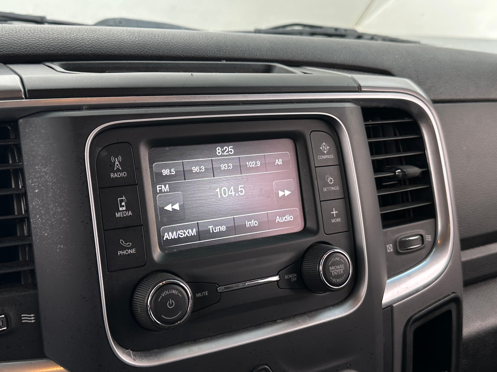 Thumbnail: 2022 RAM 1500 Classic - 4