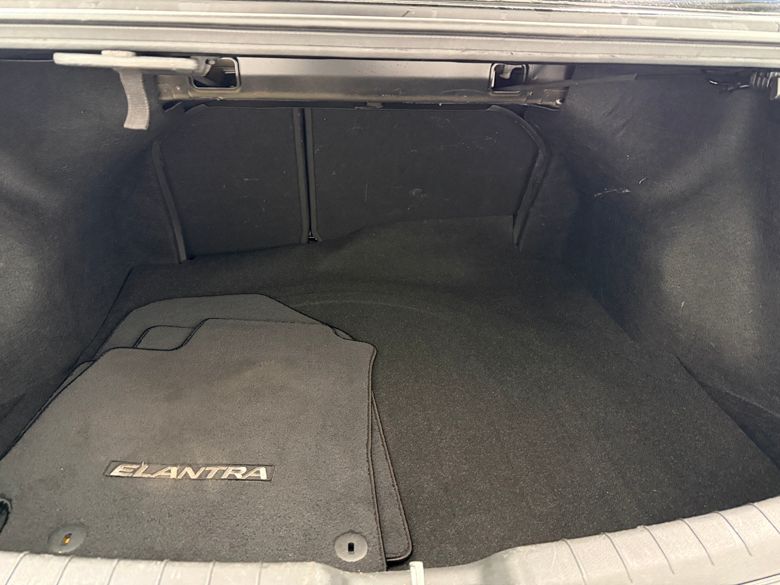 Thumbnail: 2020 Hyundai Elantra - 7