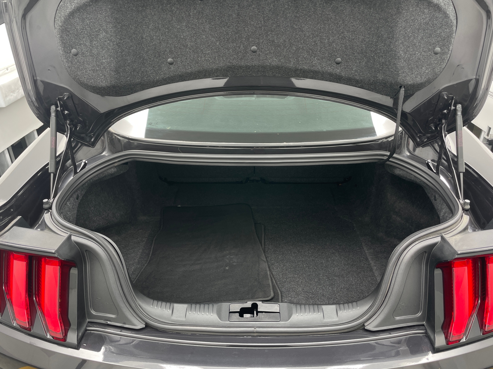 Thumbnail: 2022 Ford Mustang - 5