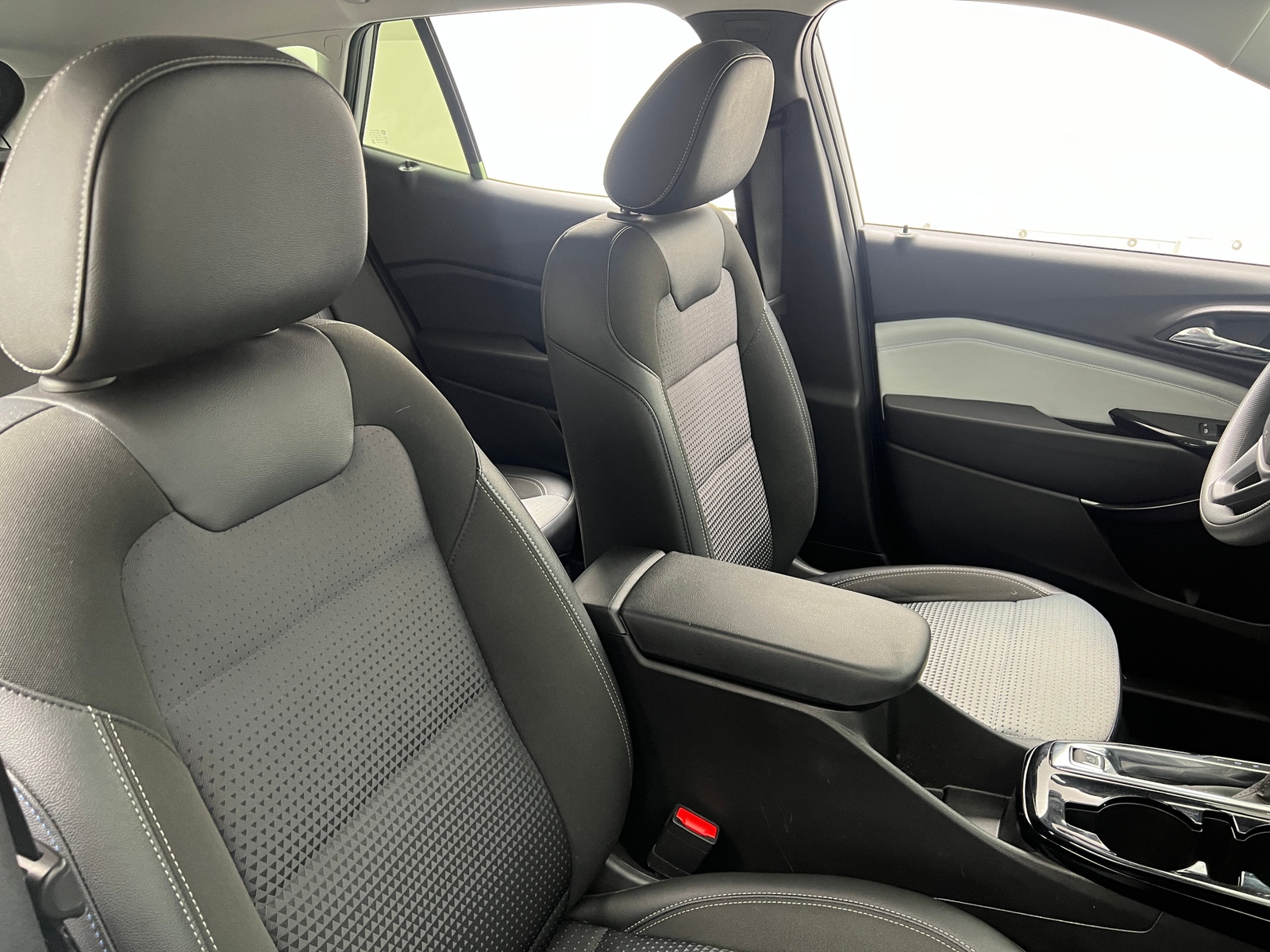 Thumbnail: 2025 Chevrolet Trax - 2