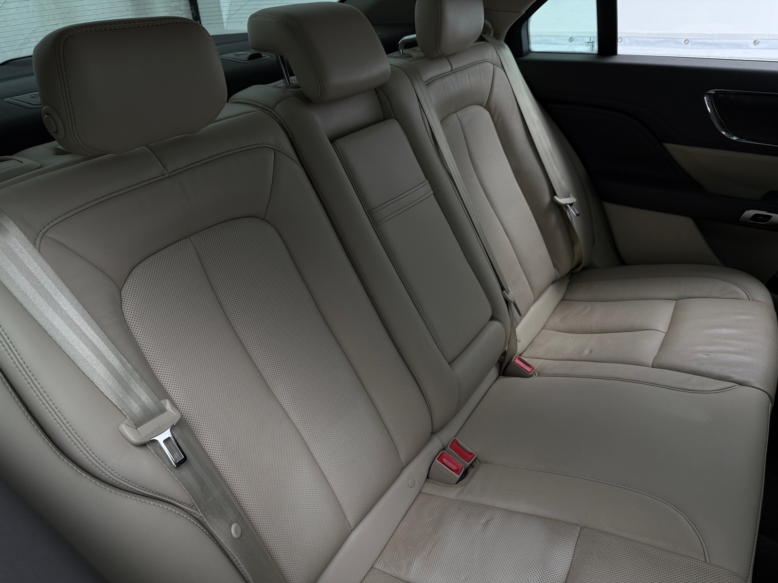 Thumbnail: 2018 Lincoln Continental - 5