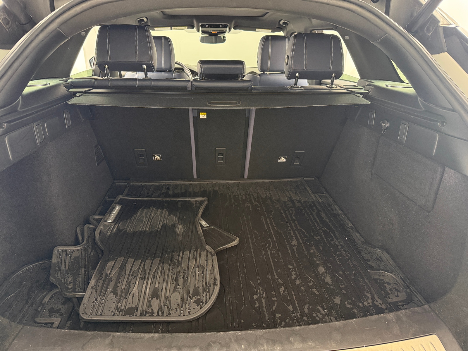 Thumbnail: 2018 Land Rover Range Rover Velar - 6