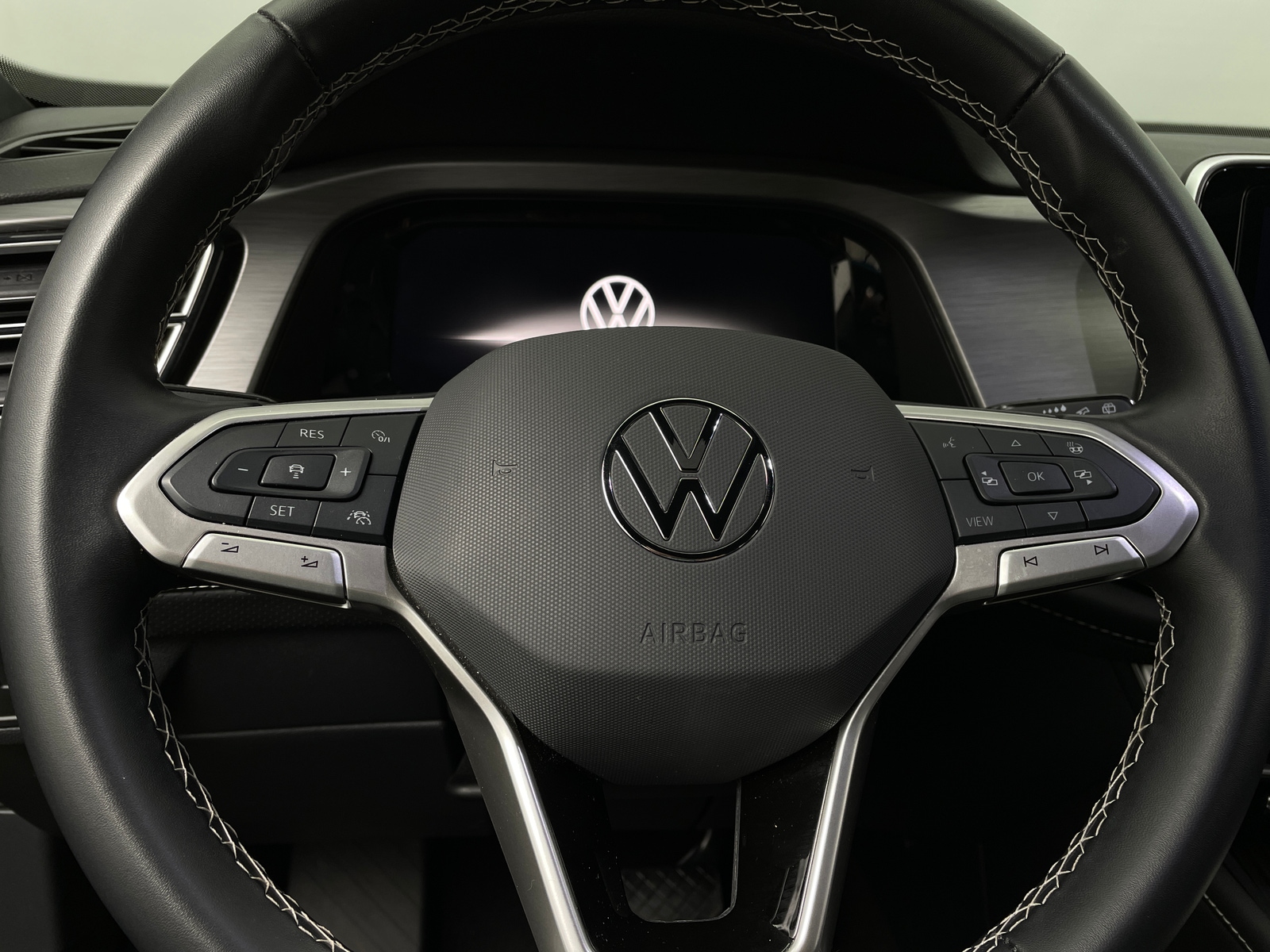 Thumbnail: 2025 Volkswagen Atlas - 4