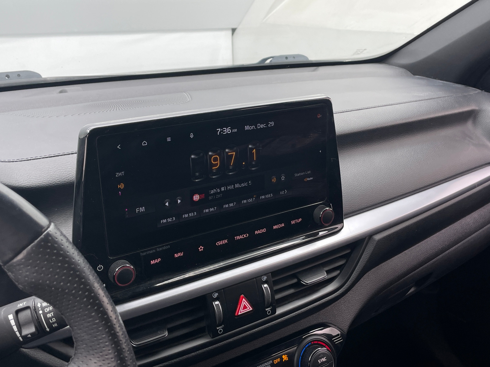 Thumbnail: 2022 Kia Forte - 3