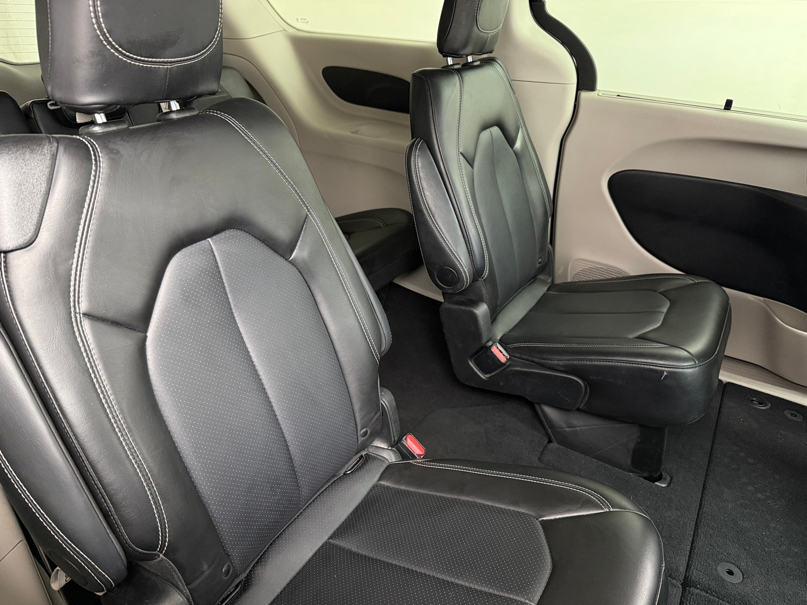 Thumbnail: 2024 Chrysler Pacifica - 5