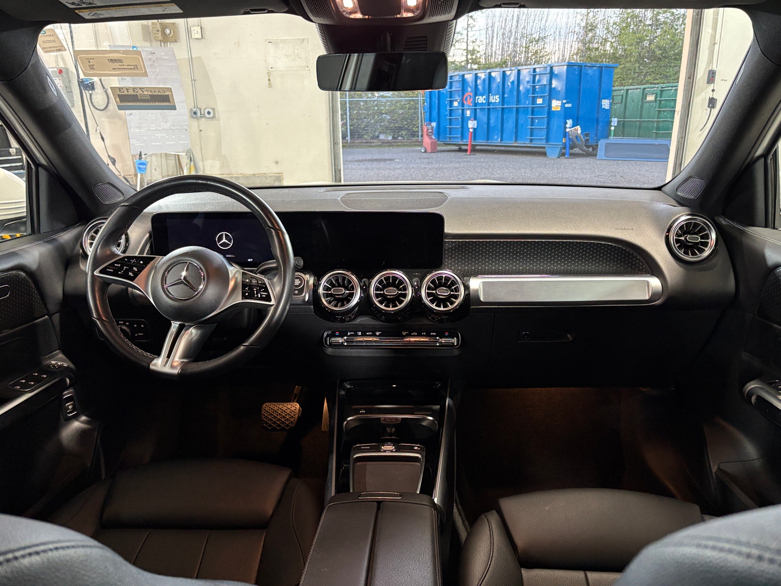 Thumbnail: 2024 Mercedes-Benz GLB - 2