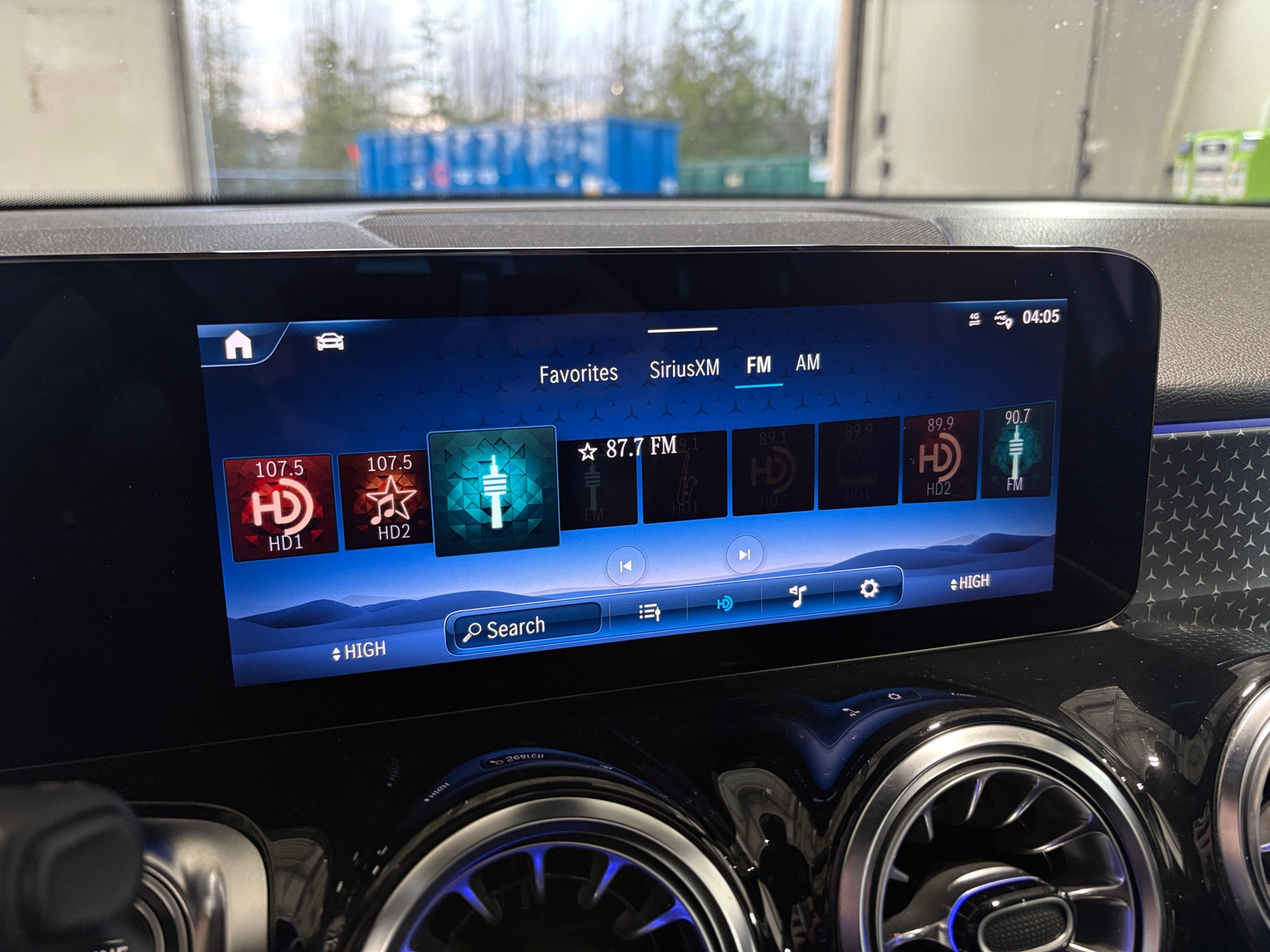 Thumbnail: 2024 Mercedes-Benz GLB - 3