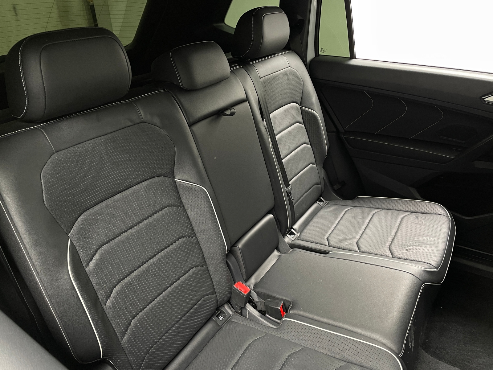 Thumbnail: 2022 Volkswagen Tiguan - 5