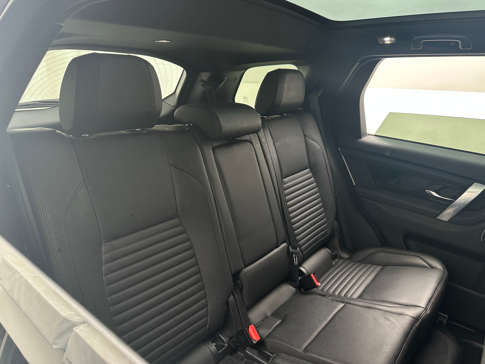 Thumbnail: 2023 Land Rover Discovery Sport - 5