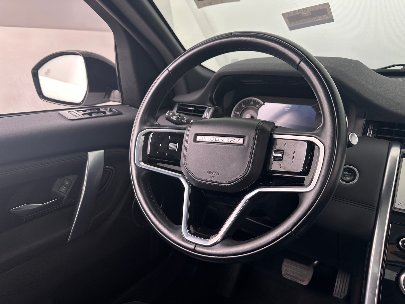 Thumbnail: 2023 Land Rover Discovery Sport - 4