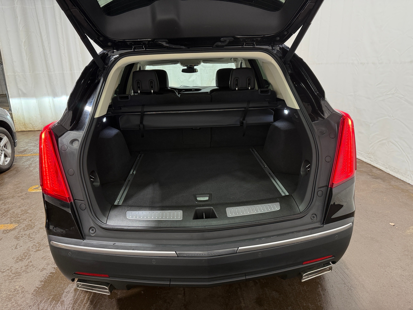 Thumbnail: 2019 Cadillac XT5 - 6