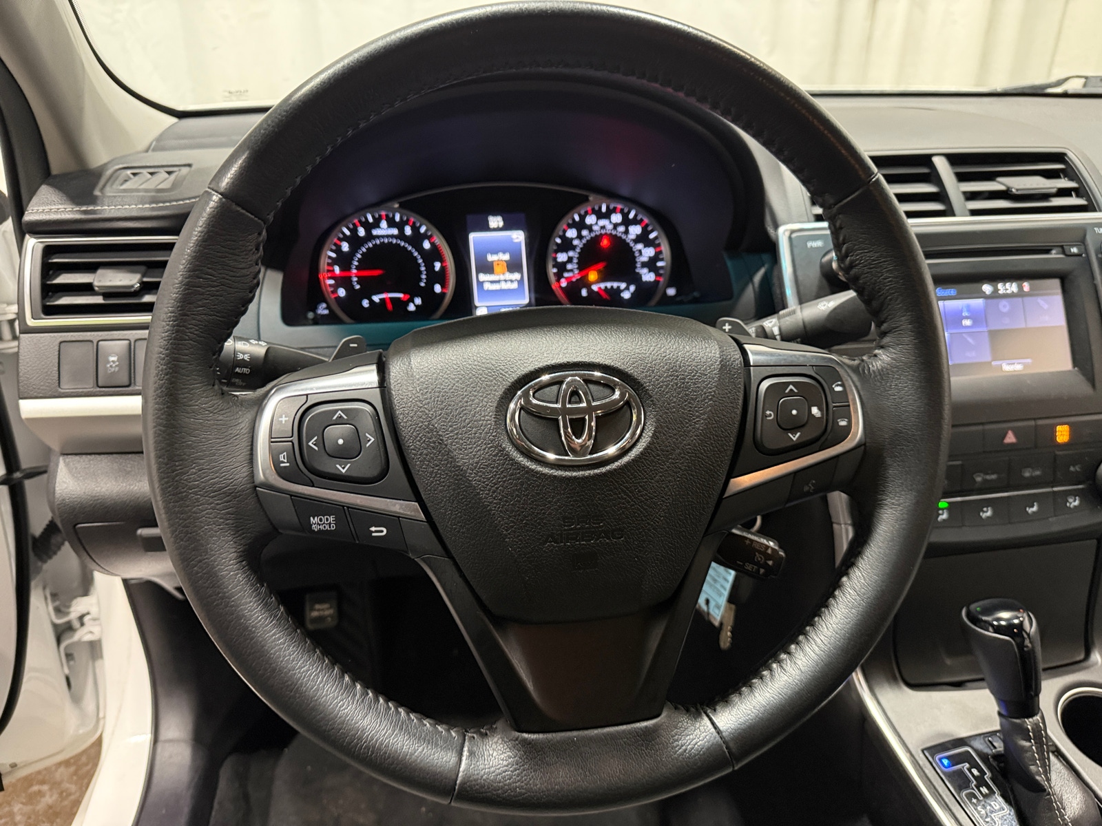 Thumbnail: 2017 Toyota Camry - 4