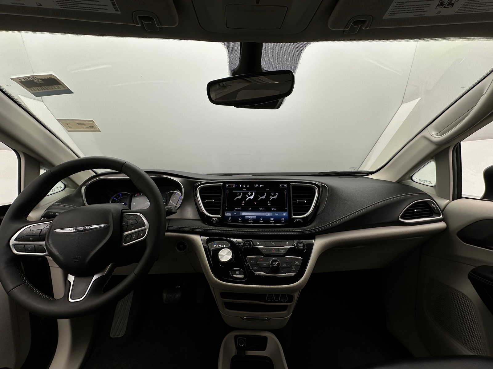 Thumbnail: 2023 Chrysler Pacifica - 2