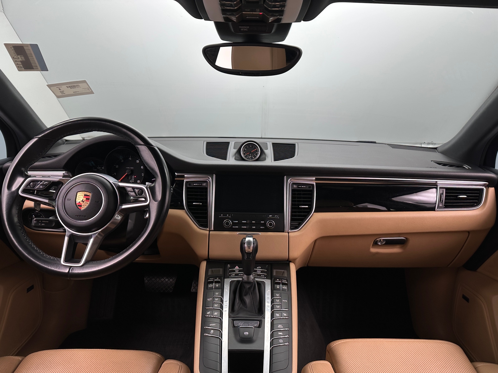 Thumbnail: 2018 Porsche Macan - 3