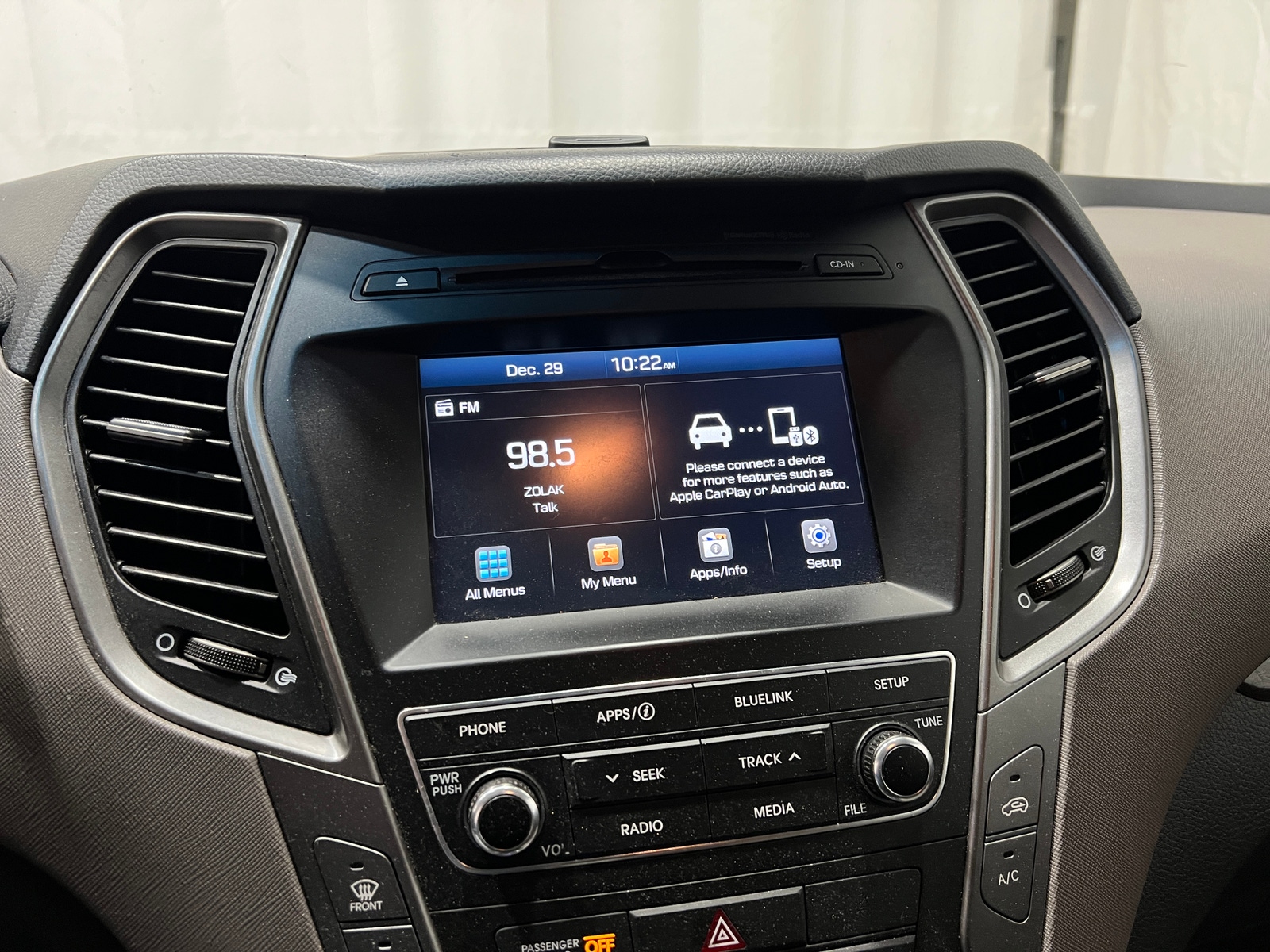 Thumbnail: 2017 Hyundai Santa Fe - 4