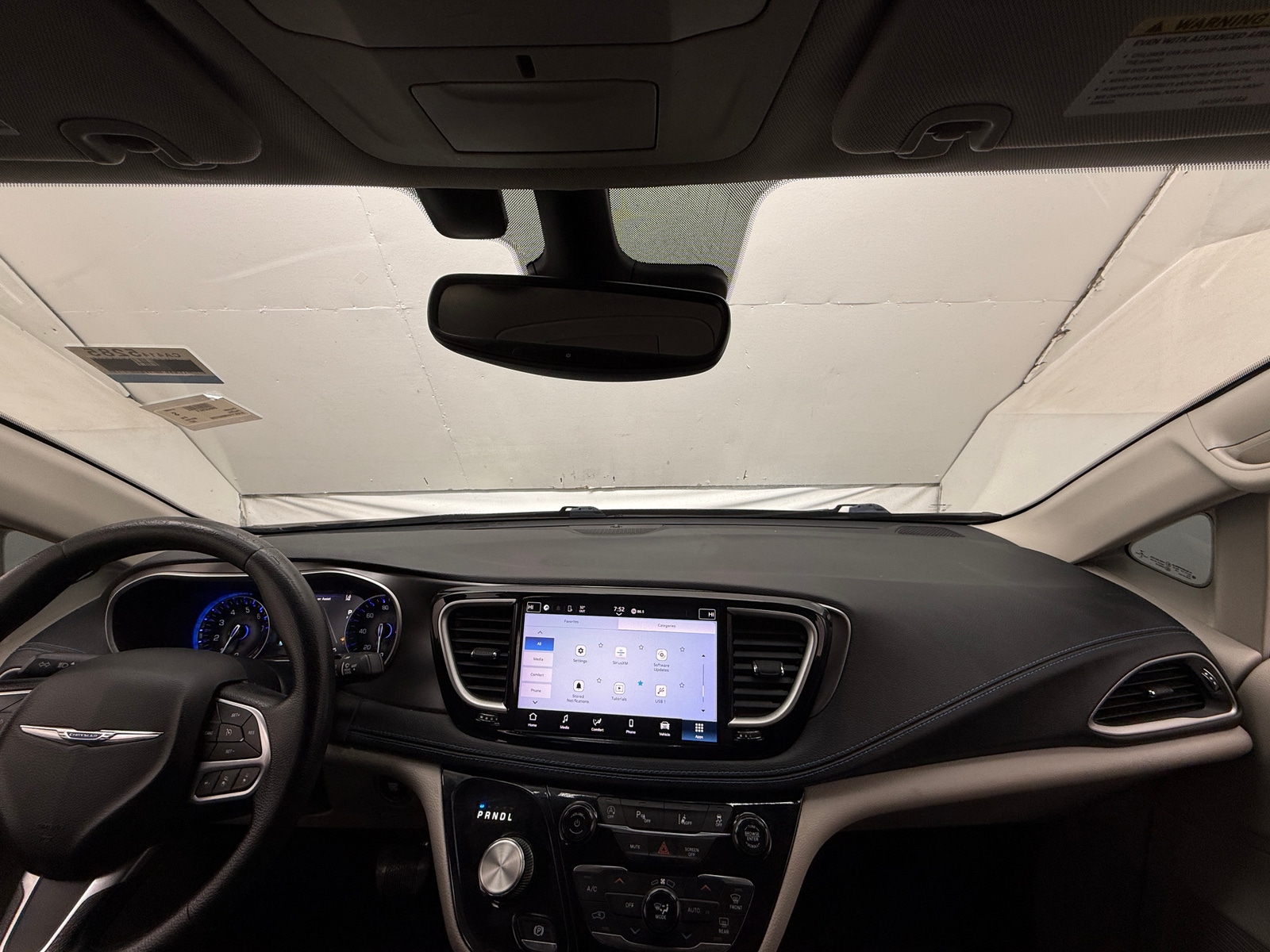 Thumbnail: 2021 Chrysler Pacifica - 3