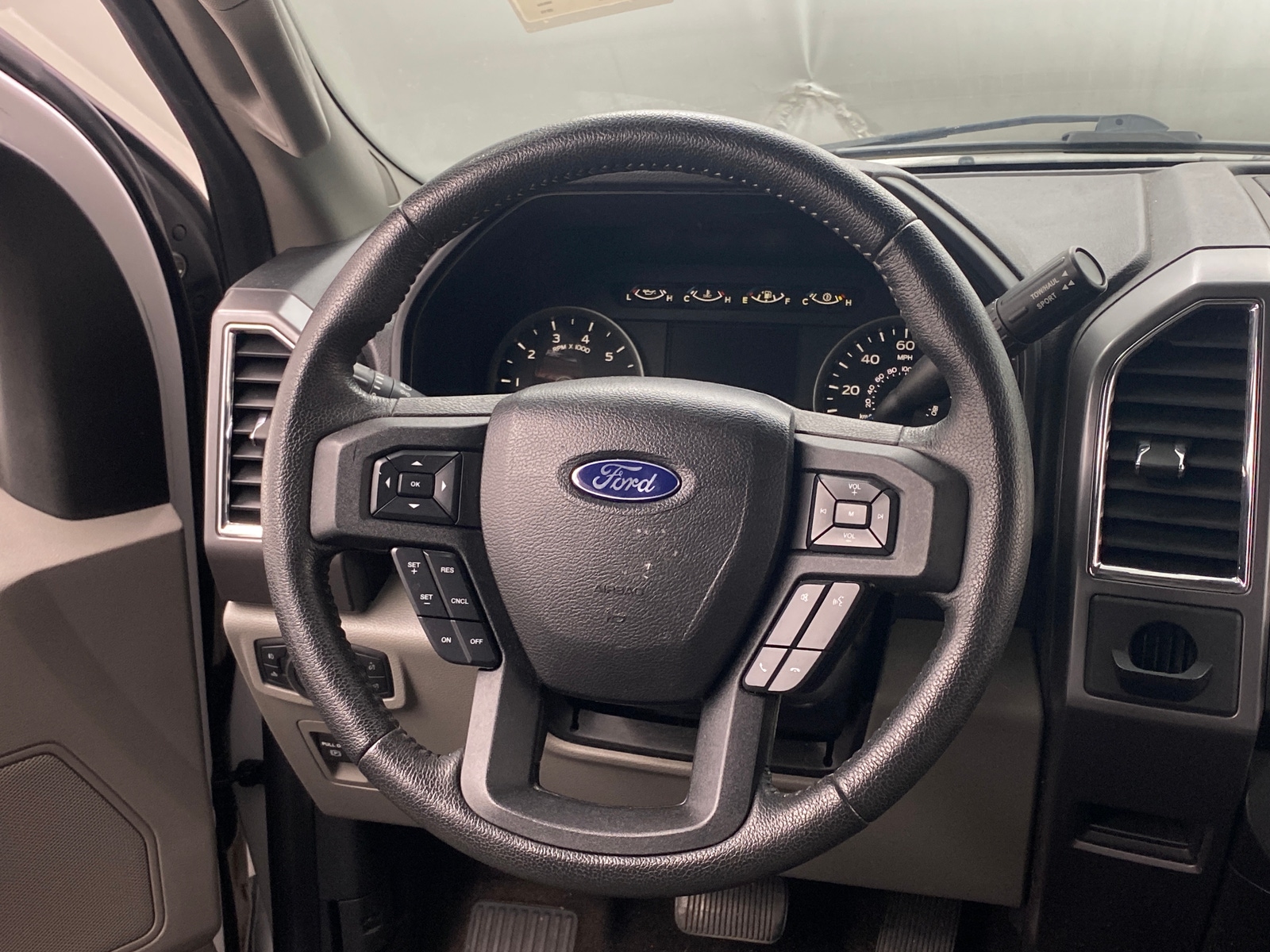 Thumbnail: 2015 Ford Econoline - 5