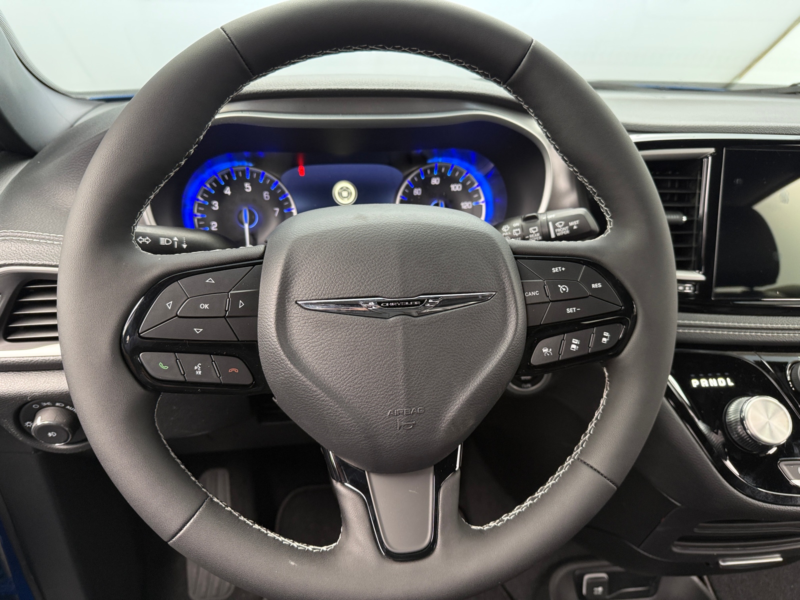 Thumbnail: 2026 Chrysler Pacifica - 4