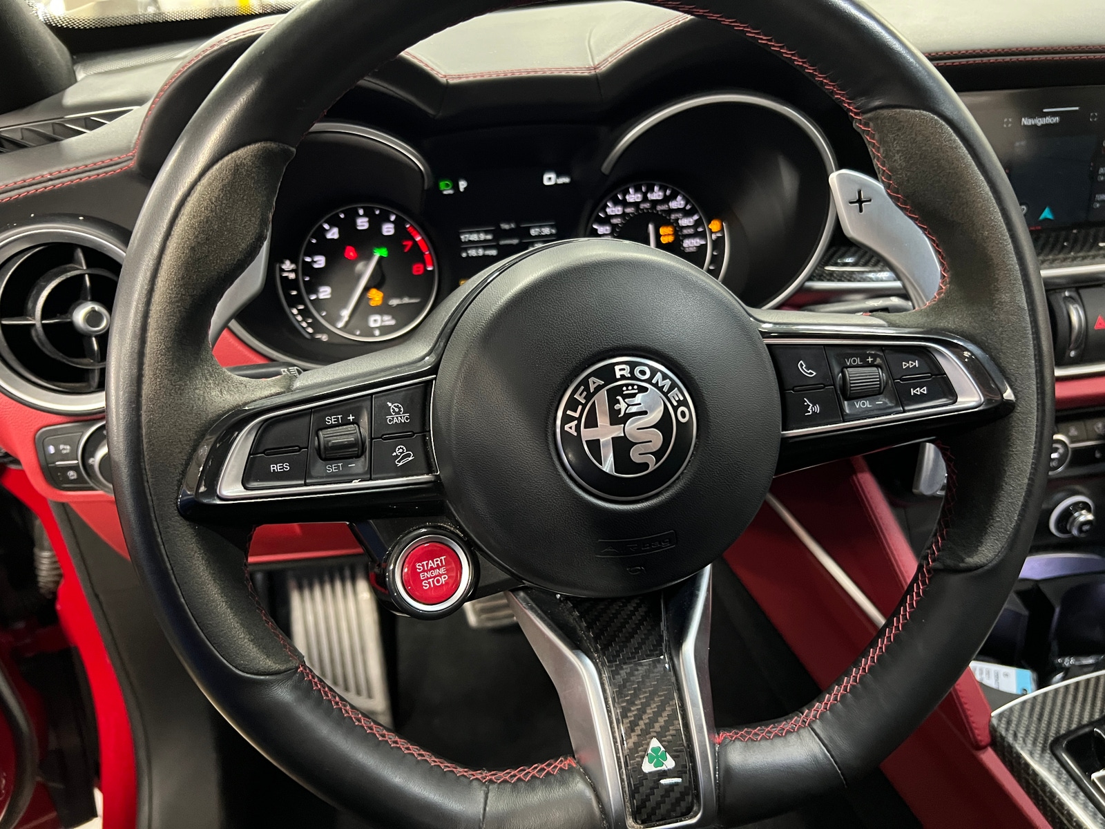 Thumbnail: 2021 Alfa Romeo Stelvio - 4